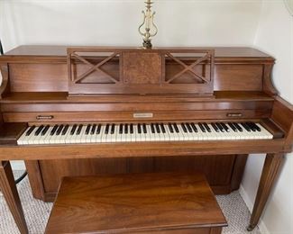 Baldwin Piano (B029)