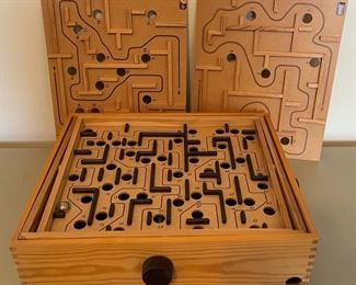 HALF OFF !  $20.00 NOW, WAS  $40.00...............Vintage Labyrinth Wooden Maze Game (B045)