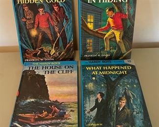 $20.00.....................4 Vintage Hardy Boys Books (B066)