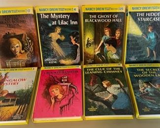 CLEARANCE !  $10.00 NOW, WAS  $40.00...........8 Vintage Nancy Drew Books (B067)