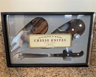 HALF OFF !  $7.00 NOW, WAS $14.00.......................New Cheese Knife Set (B114)