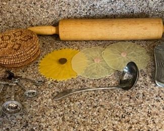 $12.00.............Rolling Pin, Measuring Spoons and more Kitchenware (B132)