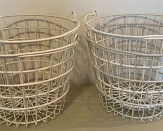 $16.00.................4 large coated wire baskets (B156)