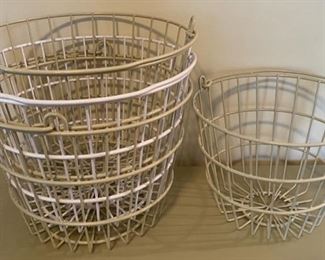 $14.00..................3 large/1 small coated wire baskets (B157)