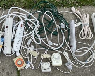 HALF OFF !  $6.00 NOW, WAS   $12.00............Extension Cords, Timers and more (B226)