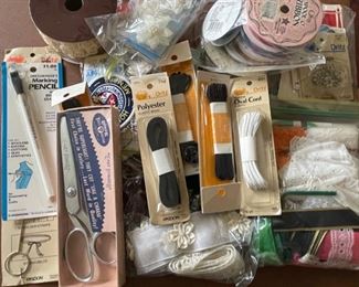 $8.00.........................Sewing lot (B229)