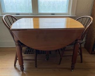 CLEARANCE  !  $45.00 NOW, WAS   $150.00.........Vintage Table and 2 Chairs, primitive  41" x 27", two pop up leaves 12" each (B259)