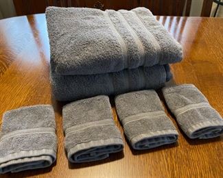 REDUCED!  $9.00 NOW, WAS $12.00.....................Towels (B369)