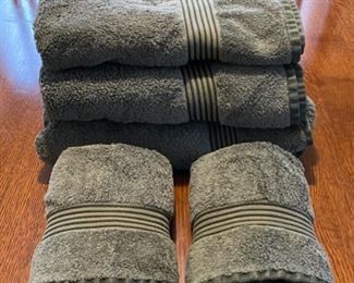 REDUCED!  $9.00 NOW, WAS $12.00.................Towels (B368)