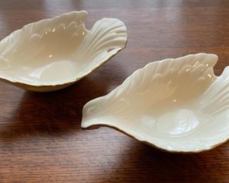 CLEARANCE!  $6.00 NOW, WAS   $16.00..................Lenox Birds Spoon Rests  (B350)