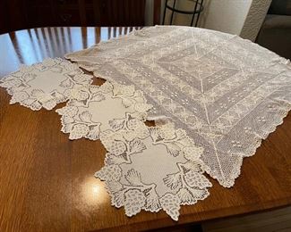 CLEARANCE  !  $6.00 NOW, WAS   $20.00.........Tablecloth and 3 Circular Pinecone Doilies (B348)