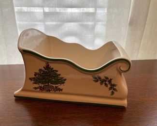 CLEARANCE  !  $6.00 NOW, WAS   $25.00.................Spode Christmas Tree Sleigh 8 1/2" (B324)