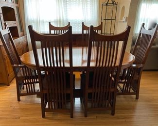 HALF OFF !  $2,000.00 NOW, WAS $4,000.00......Amish Made Table and 6 Chairs, 71" x 48" not incl. leaves, 3 leaves at 11 3/4" each, mint condition   (B322)