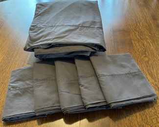 $12.00......................Queen Sheet set with extra pillow cases 100% Egyptian Cotton (B404)