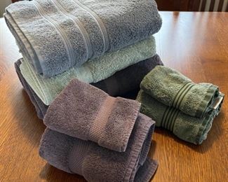 REDUCED!  $9.00 NOW, WAS $12.00..................Towels (B406)