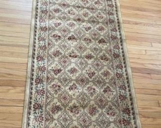 $40.00................Runner 2’3” x 6’11” (B409)