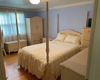 $1,200.00....................9 Piece Stanley Furniture Cinderella Style Canopy Bedroom Set, Full Bed, 2 Dressers, Trunk, 2 Cabinets, 1 Night Stand, Desk and Bookshelf, Canopy included with all Bedding (B390)