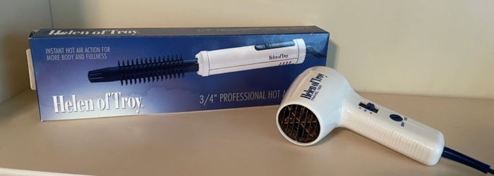 $8.00...............Hair Dryer and Curling Iron Brush (B431)
