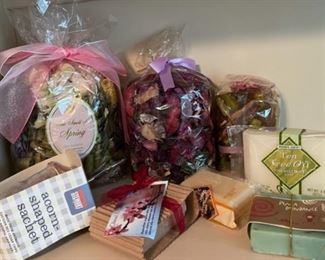 $10.00................Potpourri and Soapsv(B430)