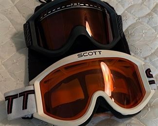 REDUCED!  $18.75 NOW, WAS  $25.00..................Scott and PMT Ski Goggles (B459)