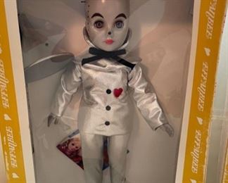 $30.00..............Effanbee Wizard of Oz “Tin Man Dorothy” Doll w/original box (B485)