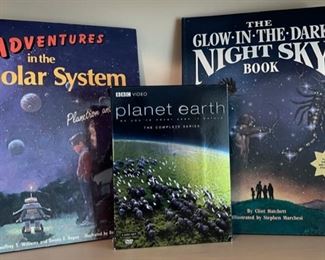 $16.00....................Solar System, Night Sky Books and Planet Earth DVD Set (B496)