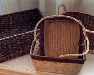 HALF OFF !  $6.00 NOW, WAS $12.00....................4 Baskets (B509)