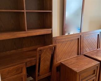 CLEARANCE  !  $50.00 NOW, WAS  $150.00.........Huntley Furniture 6 Piece Bedroom Set, some wear see pictures (B515)