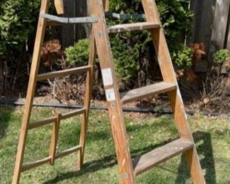 CLEARANCE  !  $5.00 NOW, WAS  $20.00.........6’ Wooden Ladder (B551)