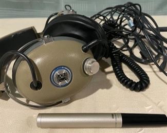 $60.00..........................Pro/4AA Koss Over Ears Headphones and Microphone (B625)