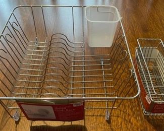 $6.00.................New In Sink Dish Rack (B800)