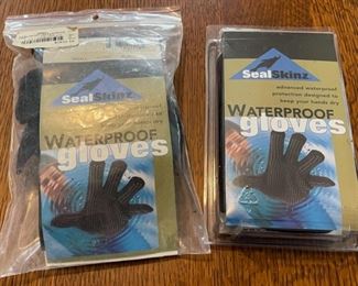 HALF OFF !  $12.50 NOW, WAS   $25.00...............2 Sets of Seal Skinz Waterproof Gloves (B846)