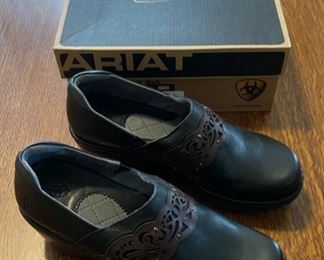 $20.00..................Ariat Shoes size 8.5 (B830)