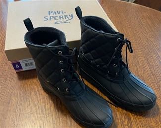 CLEARANCE  !  $10.00 NOW, WAS  $25.00...................Paul Sperry Boots size 8 (B829)