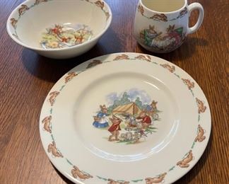 CLEARANCE  !  $15.00 NOW, WAS   $40.00........Bunnykins Royal Doulton Set of 3 (B804)
