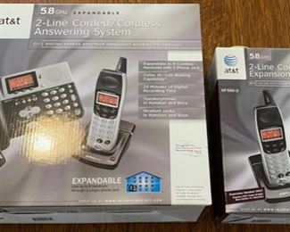 CLEARANCE  !  $10.00 NOW, WAS  $30.00..................At & t Telephones (B806)