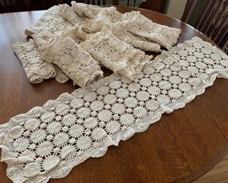 CLEARANCE!  $6.00 NOW, WAS $45.00.................Linens: 14 Runners (B695)