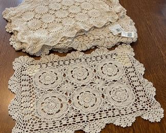 $20.00..........................10 Placemats (B802)