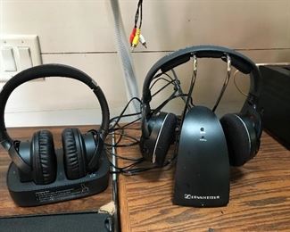 Sennheiser RS 135 On-Ear Wireless RF Headphones w/charging cradle