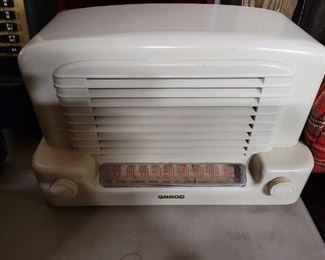 Nice old collectible radio