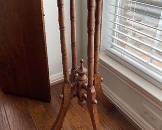 Stunning plant stand!