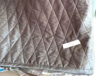 New Price $10. 00  LOT 21 .   Dark Brown quilted king comforter with 2 shams (very light use)