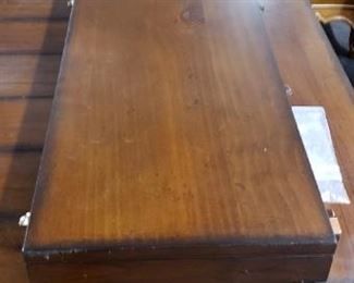Vintage Barn wood Style 6'W x 42"W x 30.25"H Dining Room Table with (2) 12" Leafs and 4 Padded Seat Side Chairs $750