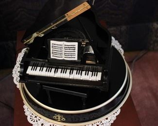 SYMPHONIQUE PIANO MUSIC BOX (ORIGINAL BY MR. CHRISTMAS, NOT A TOY)