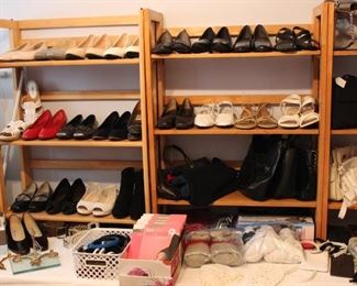 LADIES SHOES SIZES 8--81/2