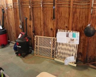 TWO SHOP VACS AND DOGGY GATES