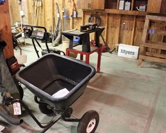 PULL BEHING SEED SPRADER