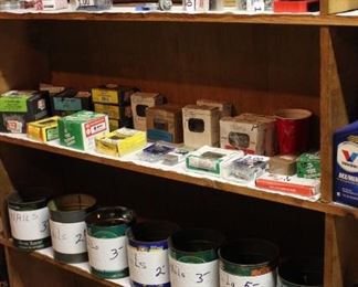 LARGE ASSORTMENT OF NAILS