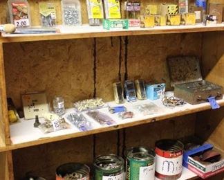 ASSORTMENT OF SCREWS AND BOLTS