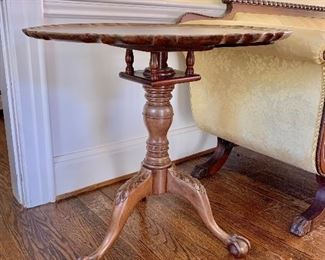 $250 - Vintage tilt-top pedestal pie crust table with claw feet.  27 1/2"H x 28"Diameter